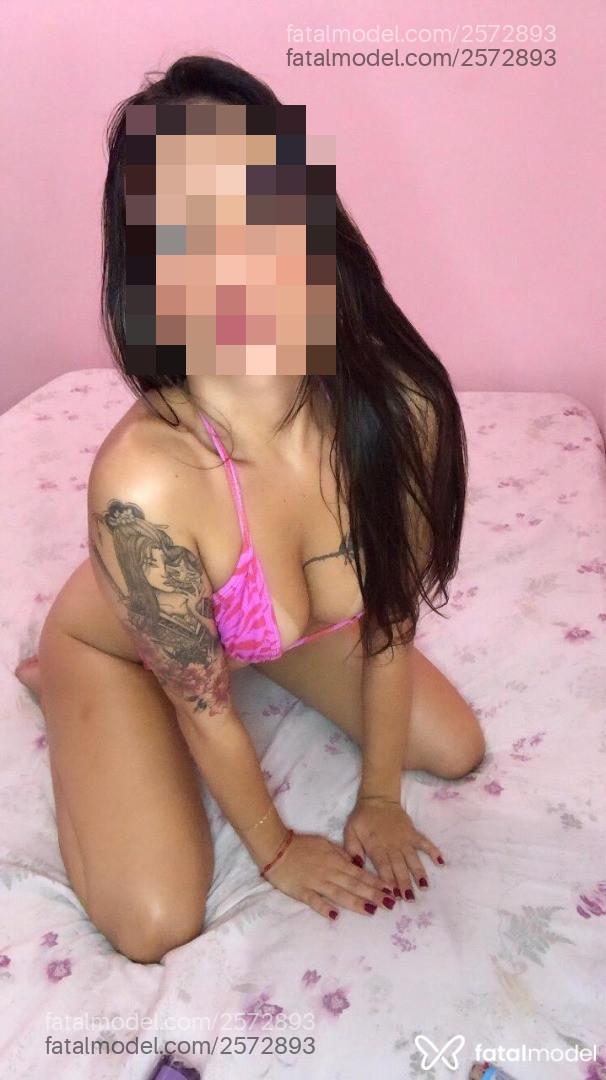 Acompanhante mulher com cabelo castanho de olhos castanhos em Virtual Acompanhante mulher com cabelo castanho de olhos castanhos em Virtual - Inefavel