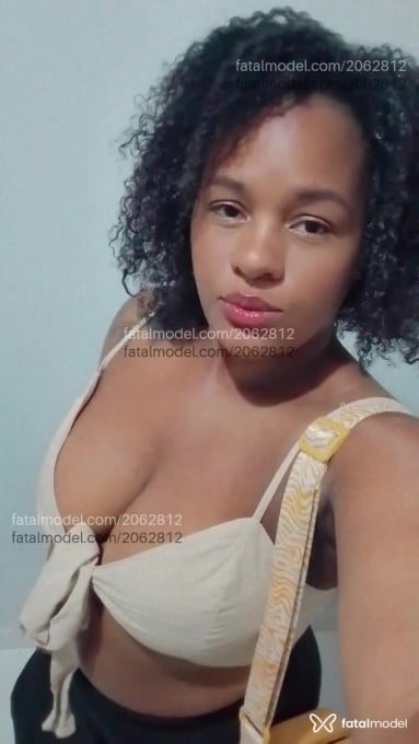 Acompanhante mulher com cabelo castanho de olhos pretos em Bauru - Nah Soares