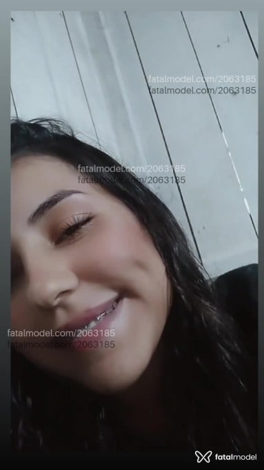 Acompanhante mulher com cabelo castanho de olhos castanhos em Porto Belo Acompanhante mulher com cabelo castanho de olhos castanhos em Porto Belo - Julia