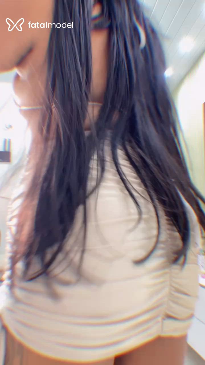 Acompanhante mulher morena (o) de olhos pretos - Taty Alves