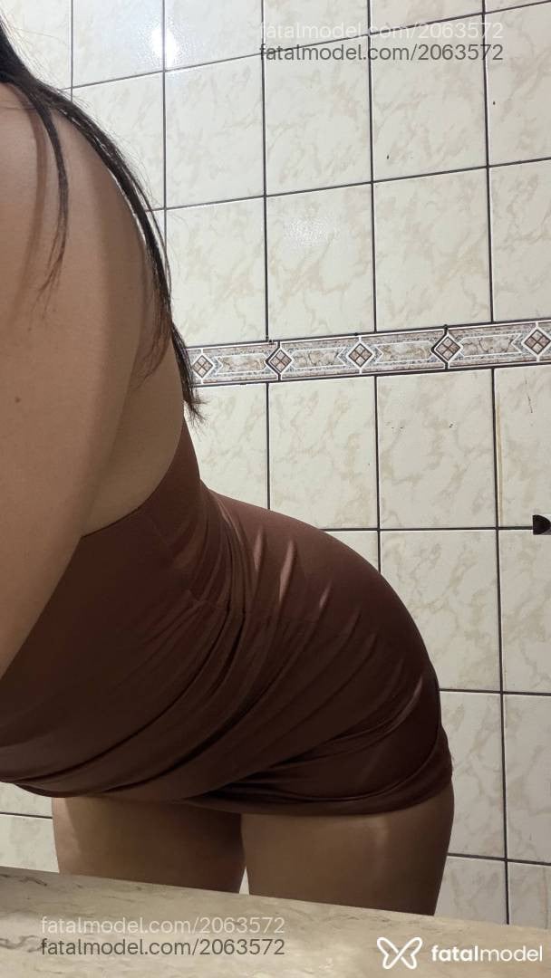 Acompanhante mulher com cabelo castanho de olhos castanhos - Beatriz