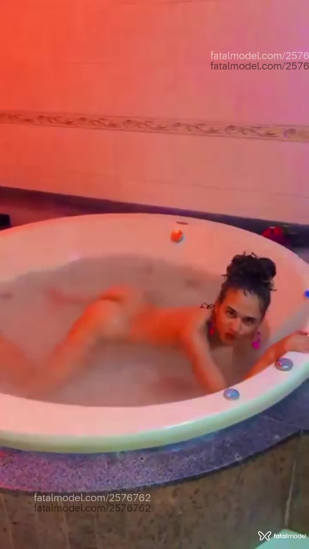 Acompanhante mulher trans com cabelo castanho de olhos castanhos em Ponte Nova - Mirella Buccman