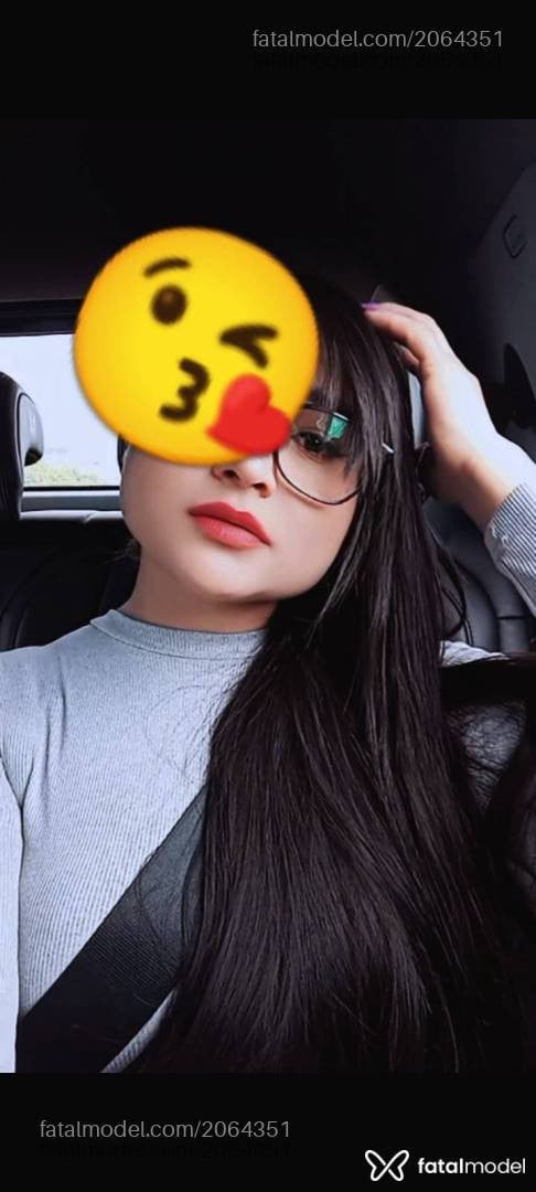 Acompanhante mulher com cabelo castanho de olhos pretos - Pietra