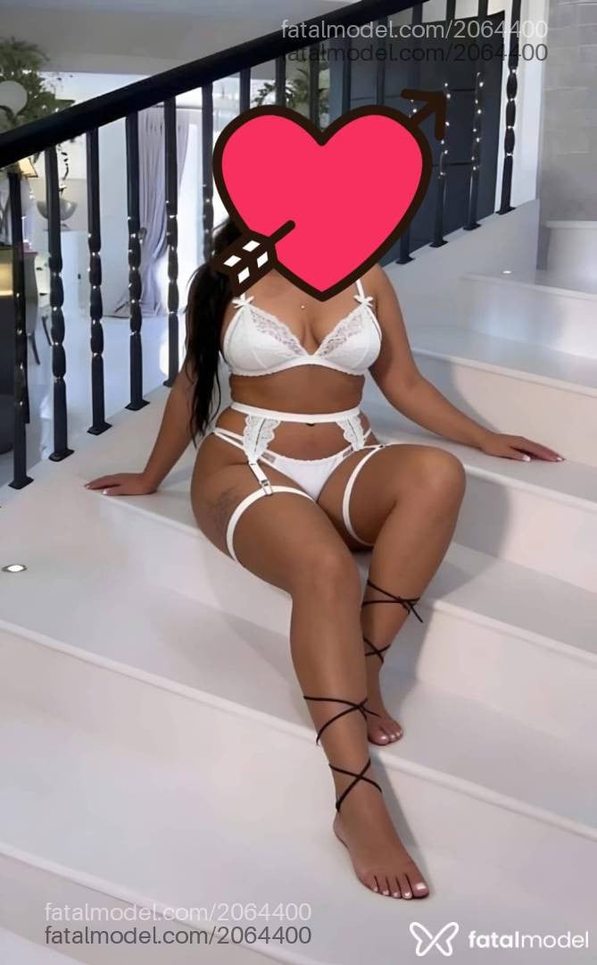 Acompanhante mulher com cabelo castanho de olhos pretos - Bela