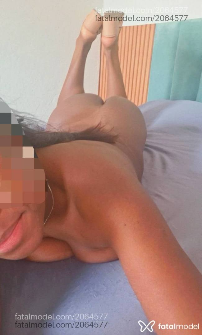 Acompanhante mulher morena (o) de olhos pretos - Daniela
