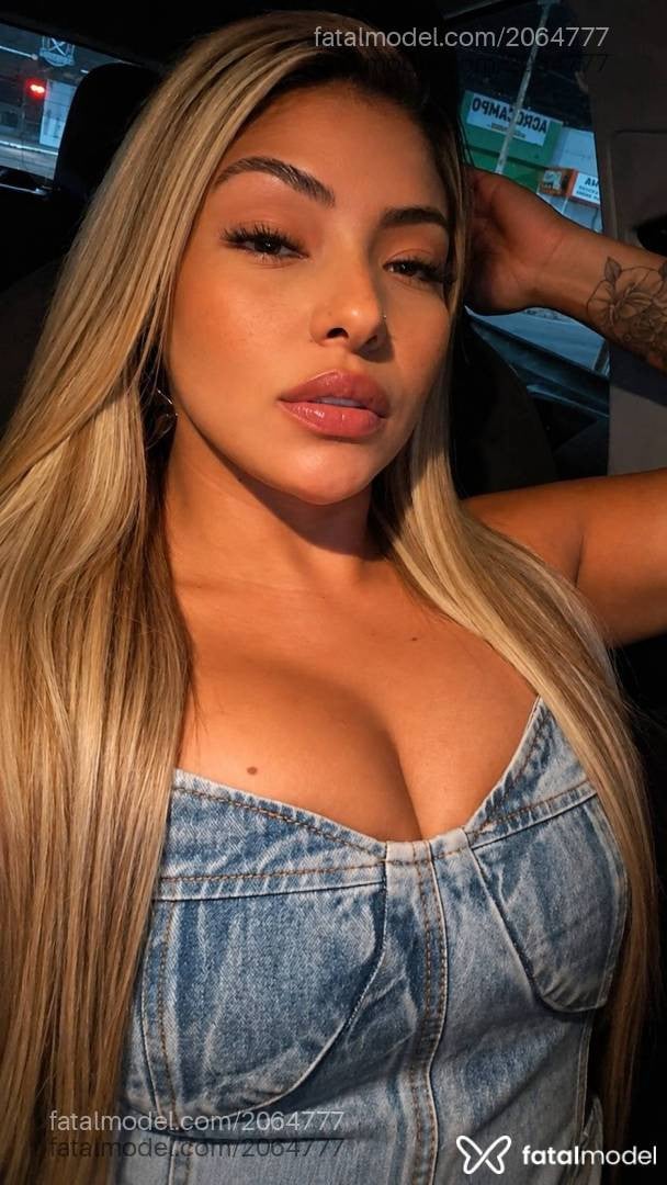 Acompanhante mulher loira (o) de olhos castanhos - Nathalia Bastos