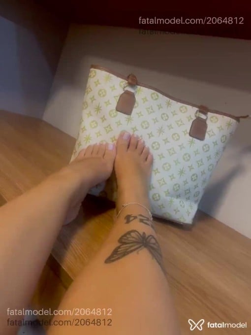 Acompanhante mulher morena (o) de olhos castanhos em Cotia - Mirella
