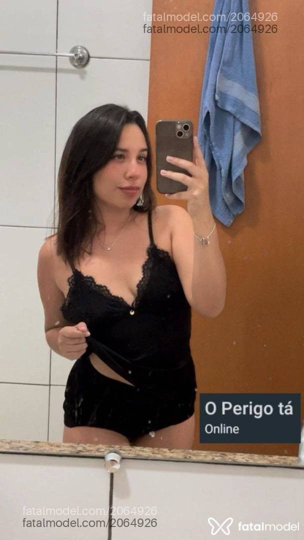 Acompanhante mulher com cabelo castanho de olhos castanhos - Luana Dantas