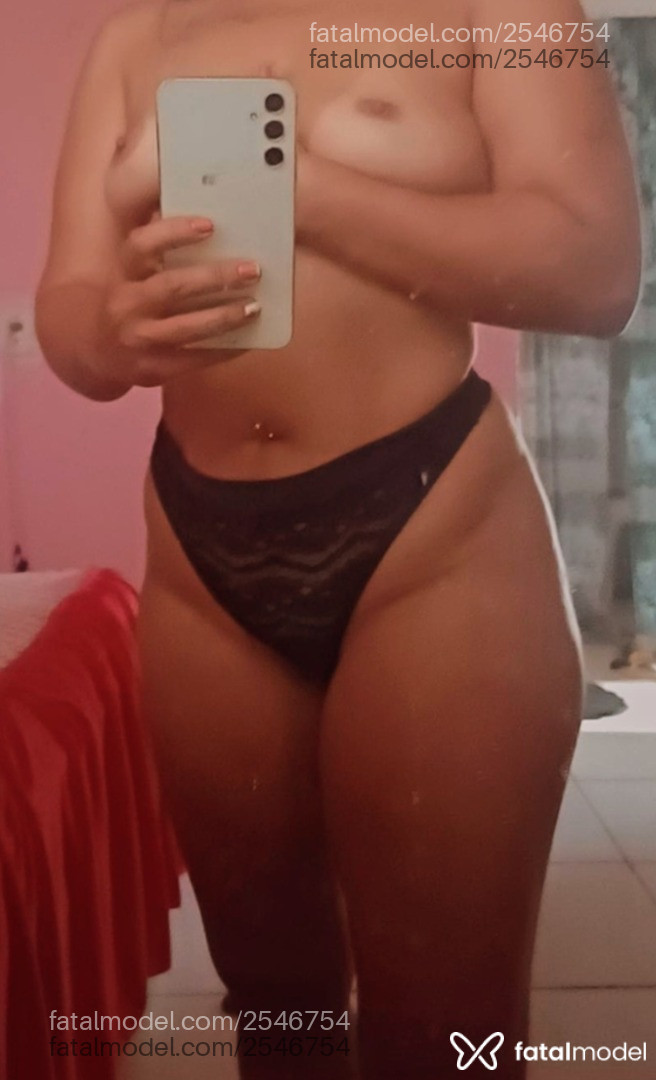 Acompanhante mulher com cabelo castanho de olhos castanhos - Lizsilva