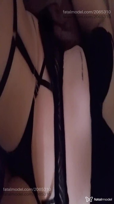 Acompanhante mulher com cabelo castanho de olhos verdes em Virtual - Frenética