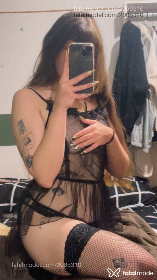 Acompanhante mulher com cabelo castanho de olhos verdes - Frenética
