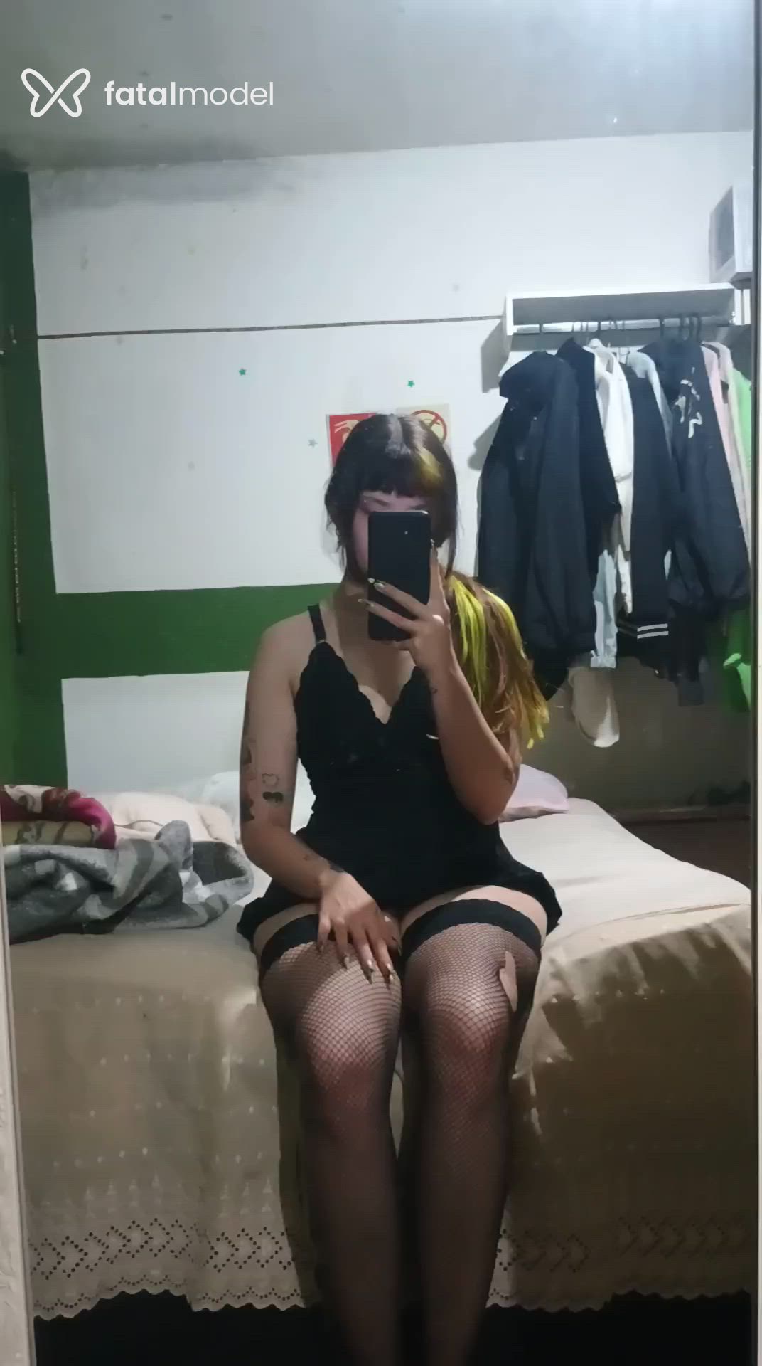 Acompanhante mulher com cabelo castanho de olhos verdes - Frenética