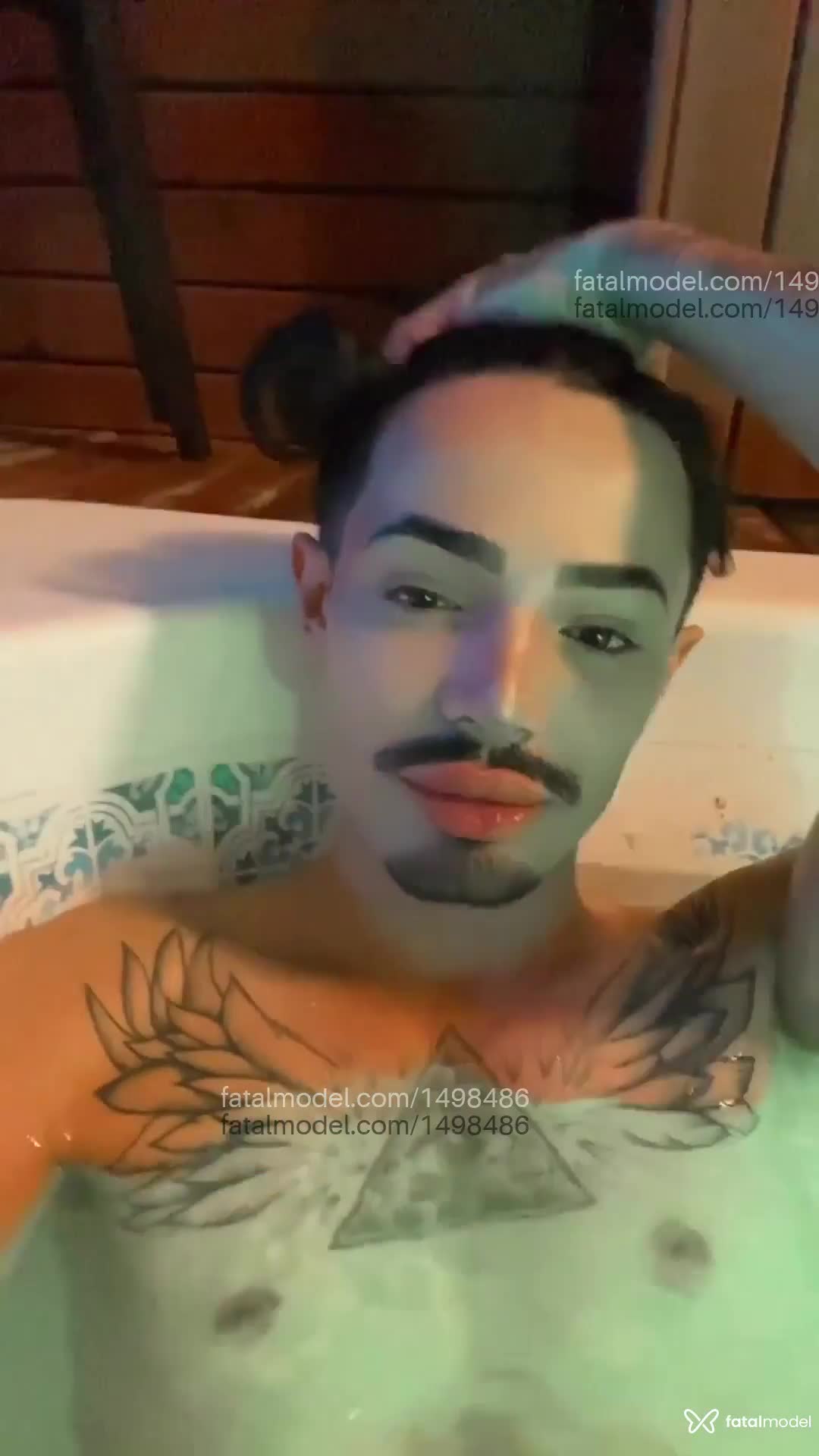 Acompanhante homem morena (o) de olhos castanhos em Florianópolis - Luciano