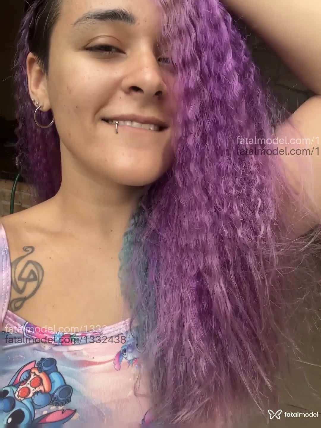 Acompanhante mulher com cabelo colorido de olhos castanhos em São José dos Campos Acompanhante mulher com cabelo colorido de olhos castanhos em São José dos Campos - Rafaela Unicórnio