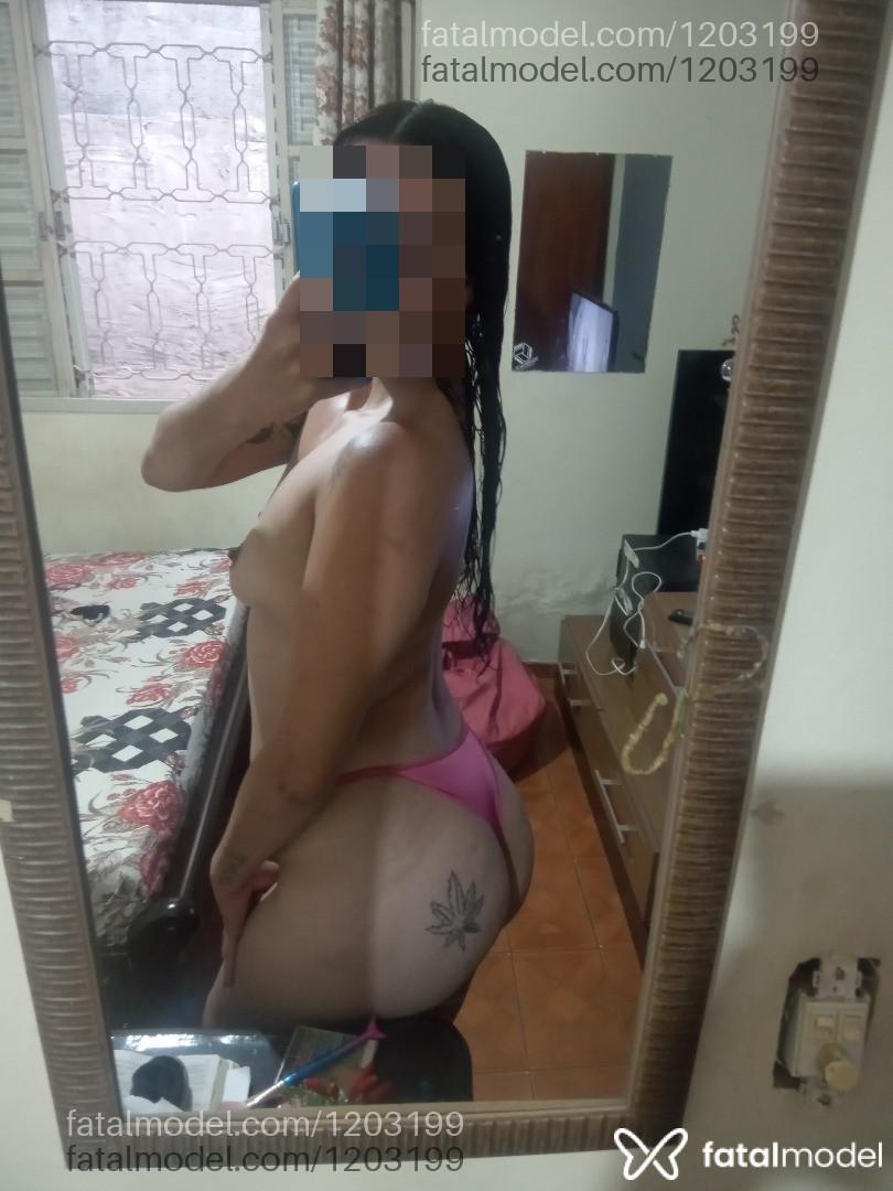 Acompanhante mulher com cabelo castanho de olhos mel - Gabrielle Marques