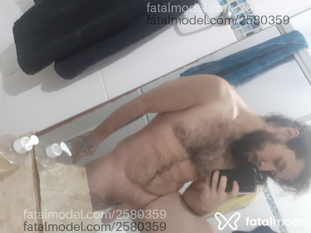 Acompanhante homem com cabelo castanho de olhos castanhos - Régis