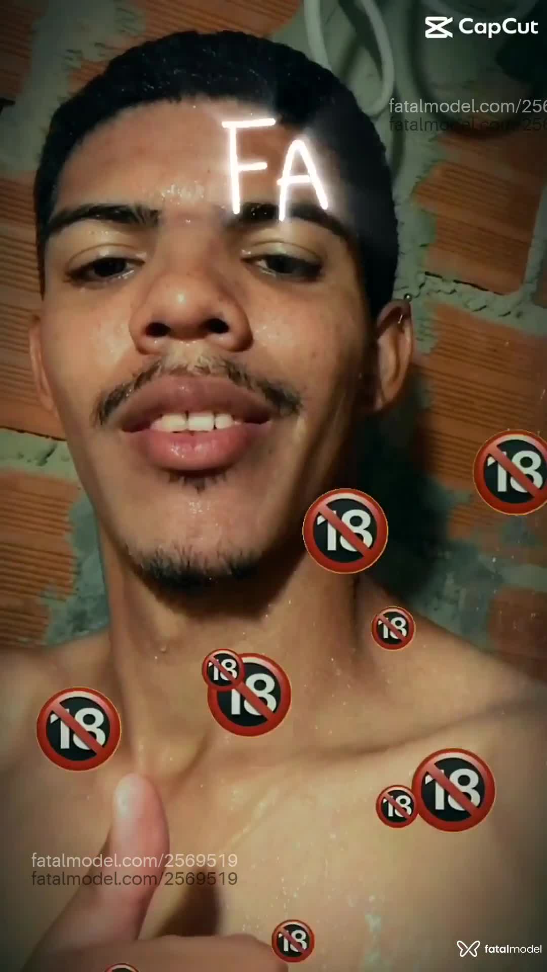 Acompanhante homem morena (o) de olhos pretos em Brasília - Preto
