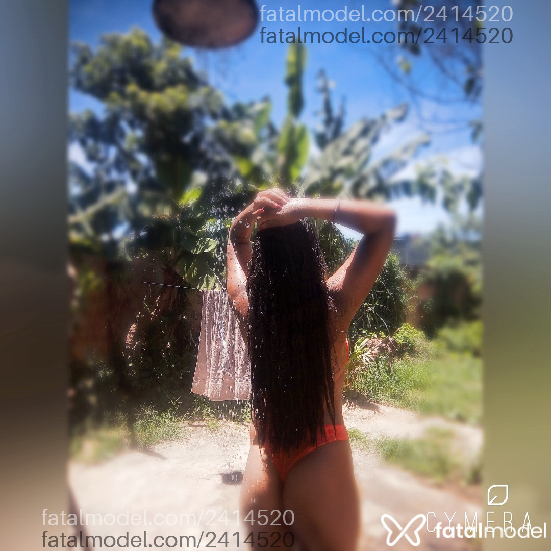 Acompanhante mulher com cabelo castanho de olhos pretos em Virtual Acompanhante mulher com cabelo castanho de olhos pretos em Virtual - Raay Mendes