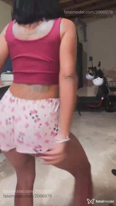 Acompanhante mulher com cabelo castanho de olhos castanhos em Seabra - Maryavila