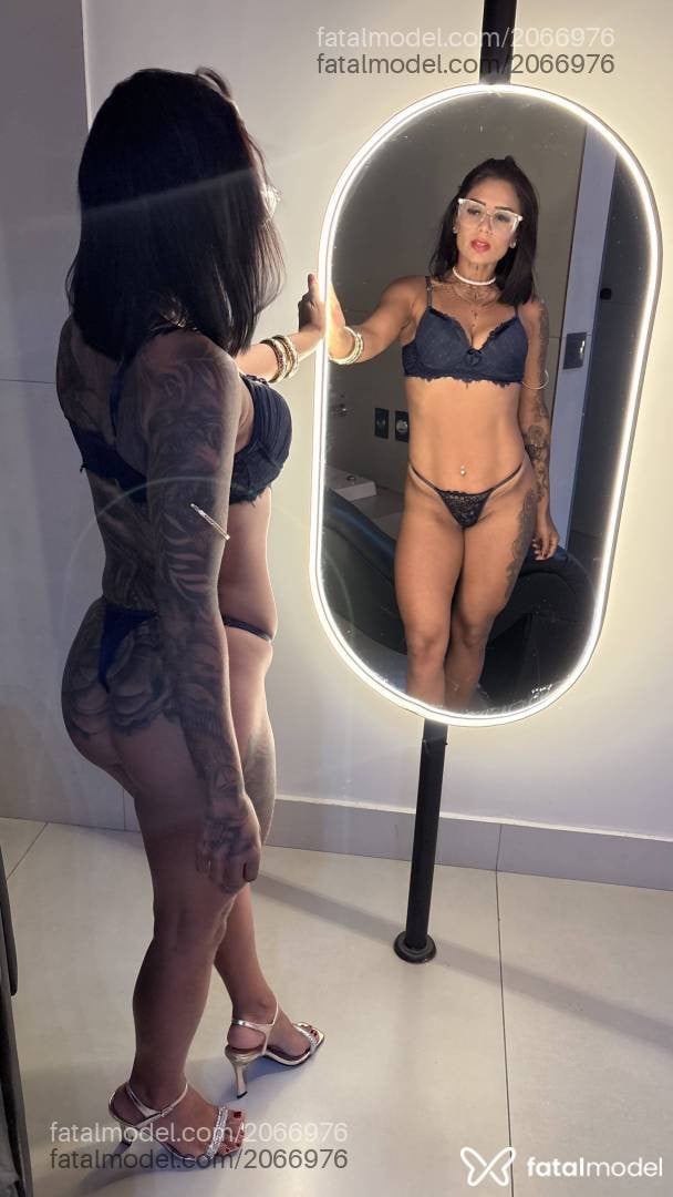 Acompanhante mulher com cabelo castanho de olhos castanhos - Maryavila