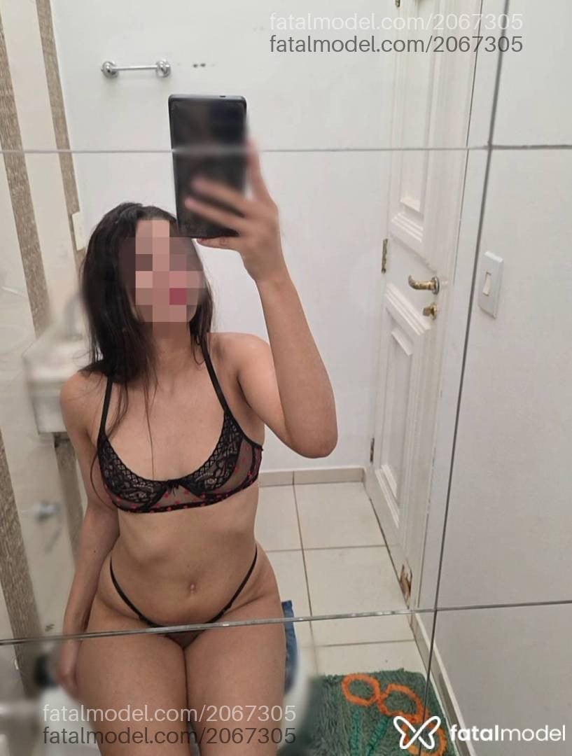 Acompanhante mulher com cabelo castanho de olhos pretos em Cascavel - Natália