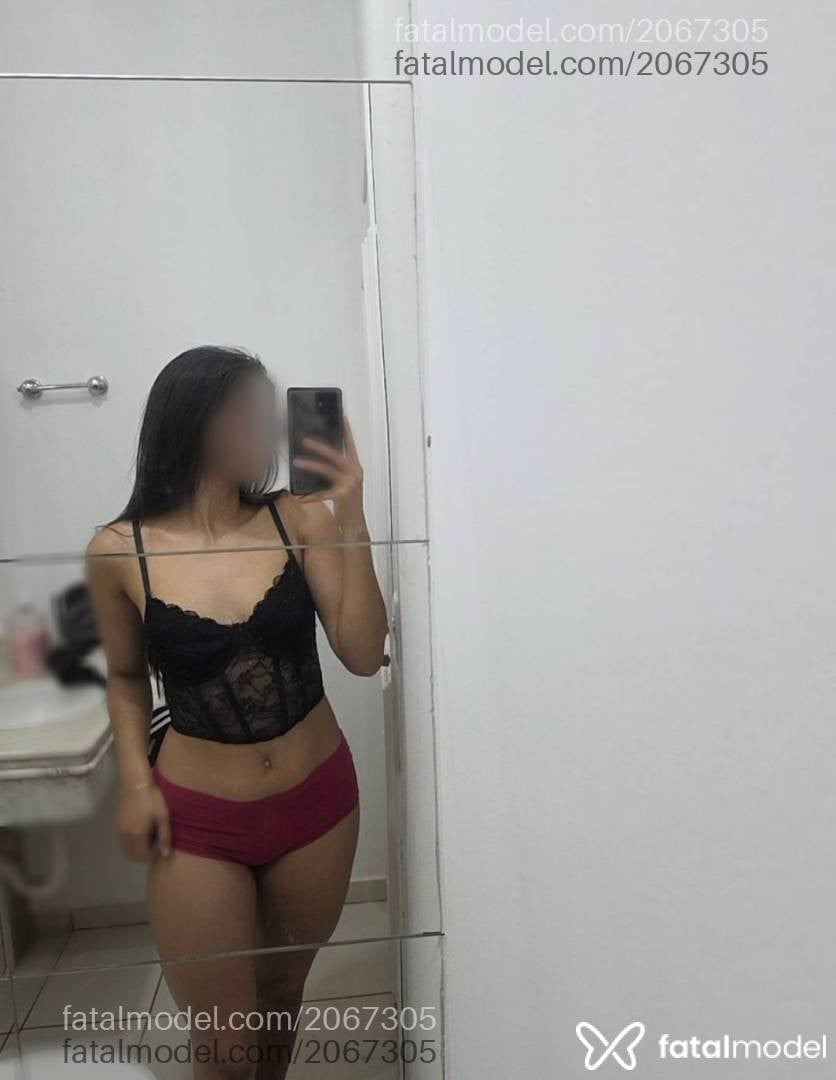 Acompanhante mulher com cabelo castanho de olhos pretos em Cascavel - Natália