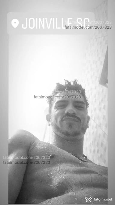 Acompanhante homem com cabelo castanho de olhos castanhos em Joinville - Mkquente