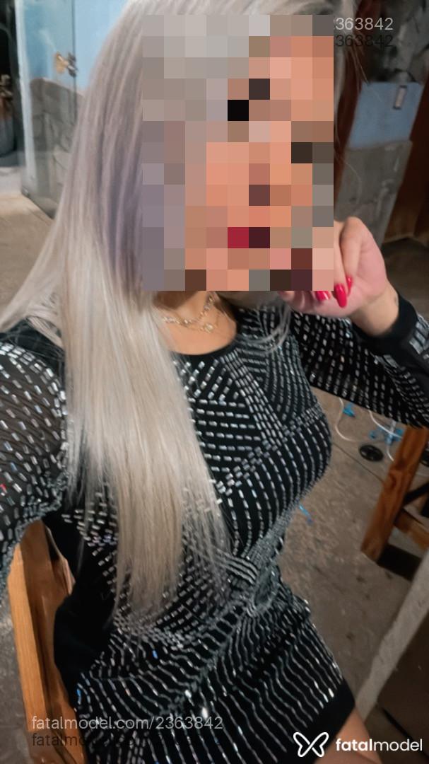 Acompanhante mulher loira (o) de olhos pretos - Larissa Reis