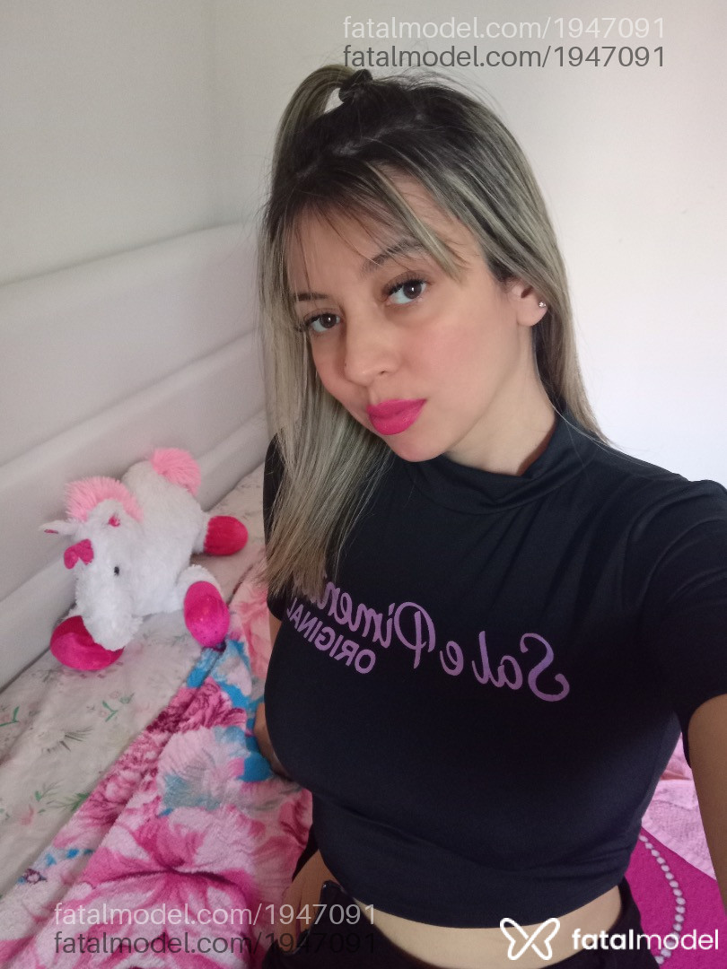 Acompanhante mulher loira (o) de olhos mel em Virtual - Isabela
