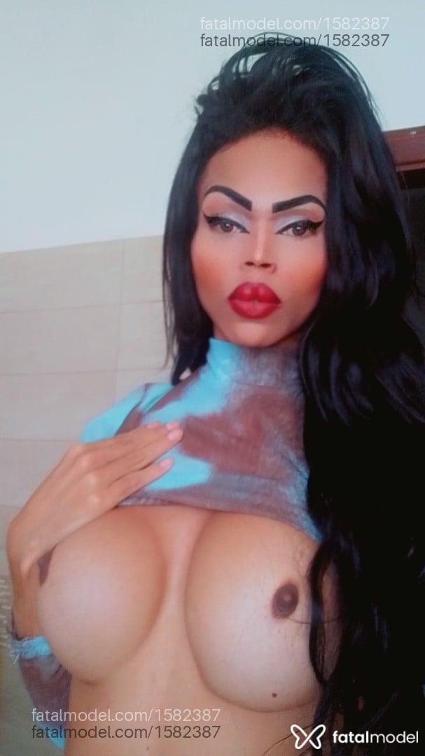 Acompanhante travesti com cabelo castanho de olhos pretos em Vila Velha - Kemilly Oliveira