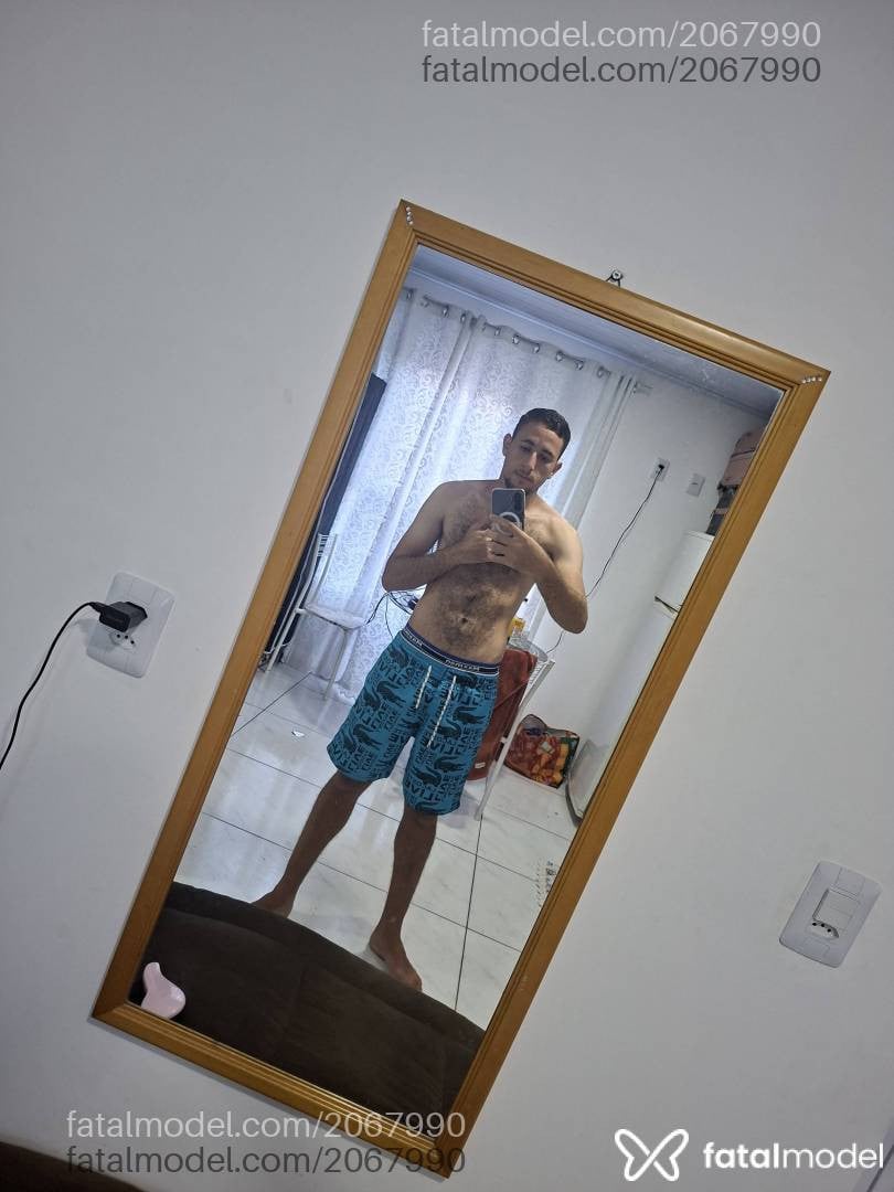 Acompanhante homem com cabelo castanho de olhos castanhos em Balneário Camboriú - Leonardo Ximenez