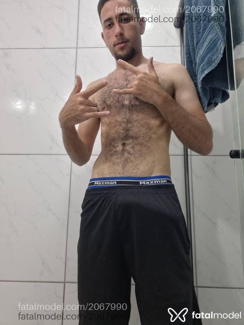 Acompanhante homem com cabelo castanho de olhos castanhos em Balneário Camboriú - Leonardo Ximenez