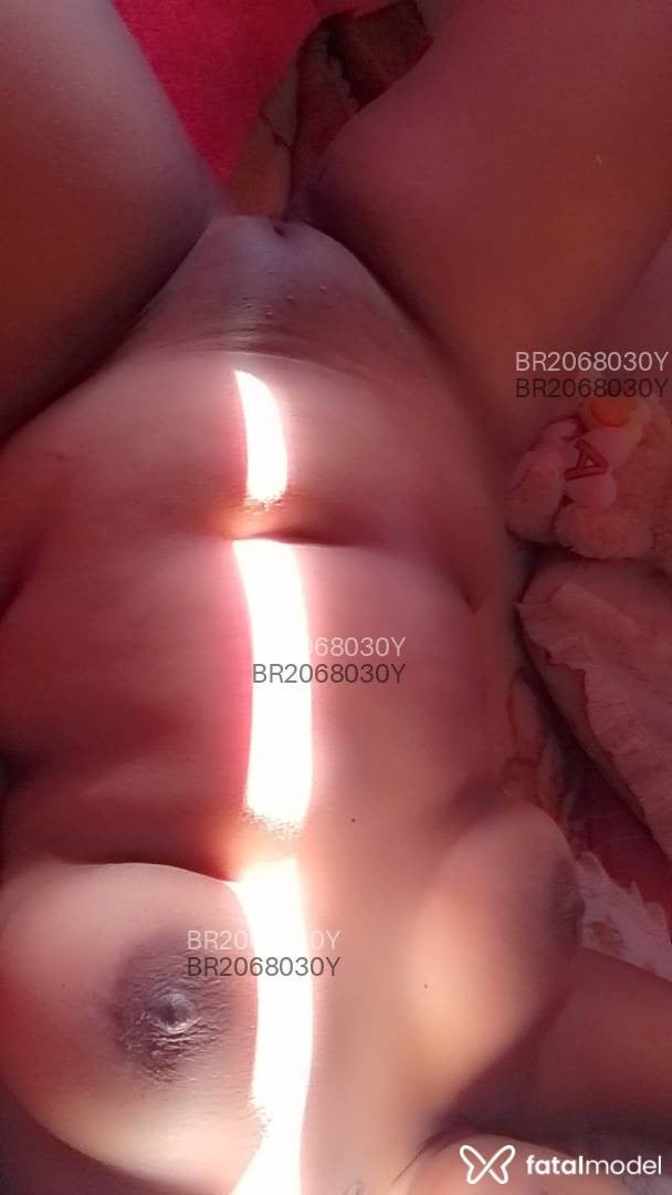 Acompanhante mulher morena (o) de olhos pretos em São Pedro da Aldeia Acompanhante mulher morena (o) de olhos pretos em São Pedro da Aldeia - Pérola