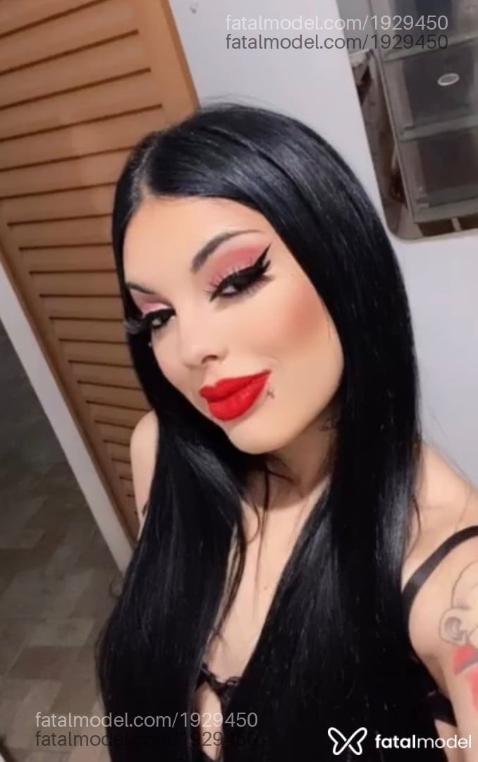 Acompanhante mulher morena (o) de olhos castanhos - Lavinia