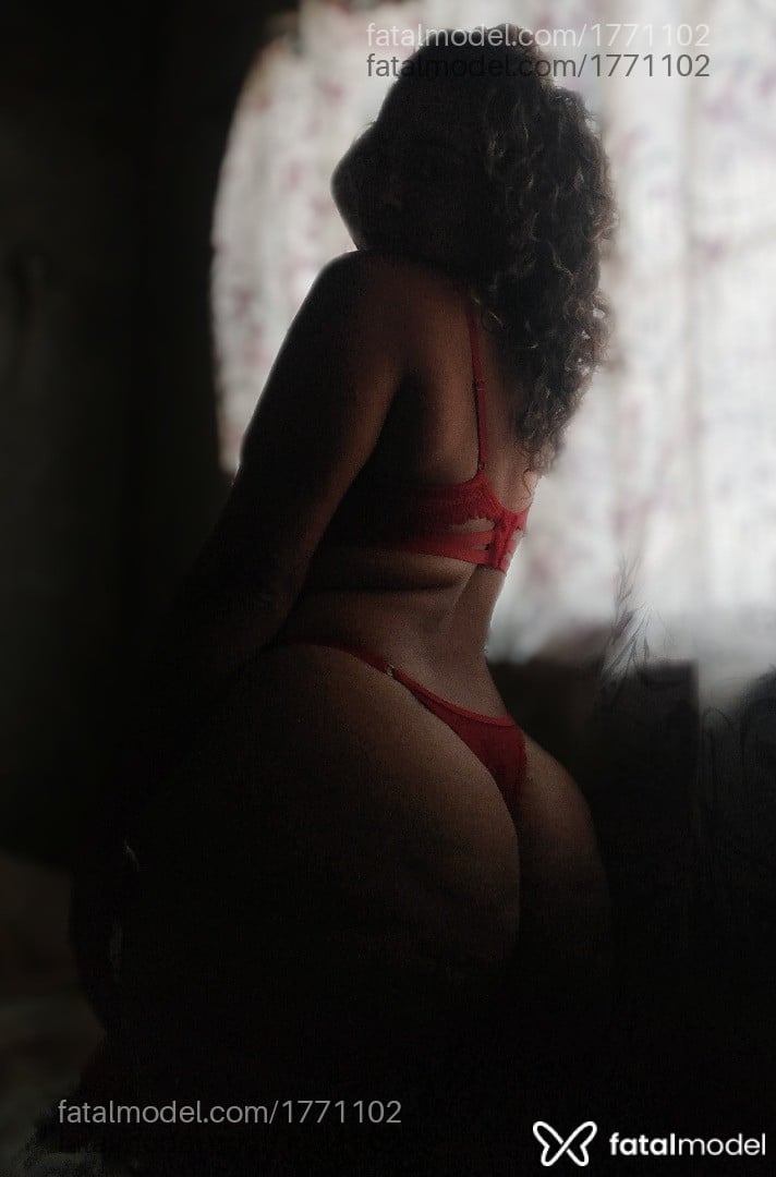 Acompanhante mulher loira (o) de olhos castanhos em Campinas - Lua
