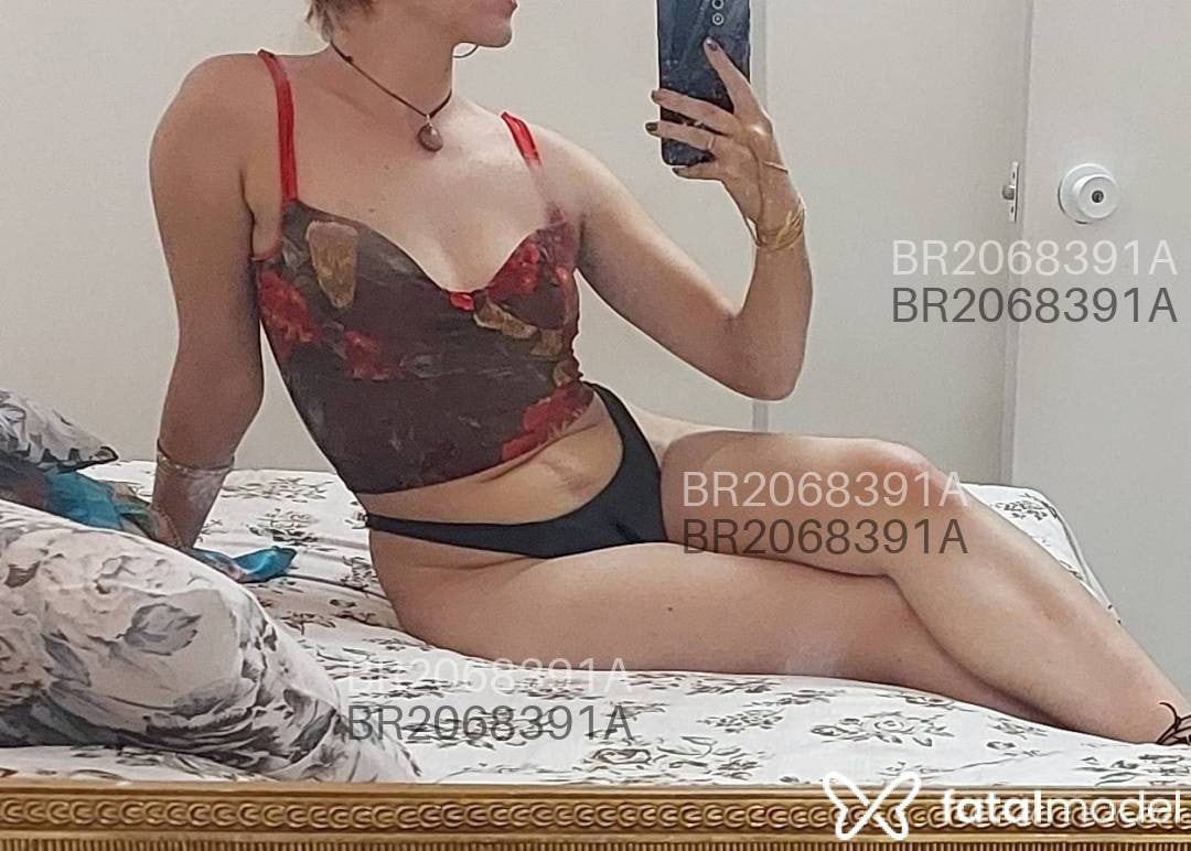 Acompanhante mulher com cabelo castanho de olhos castanhos em Florianópolis - Leandra