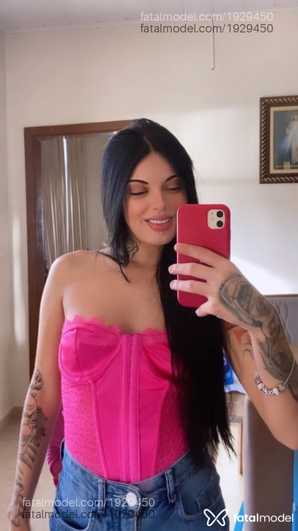 Acompanhante mulher morena (o) de olhos castanhos - Lavinia