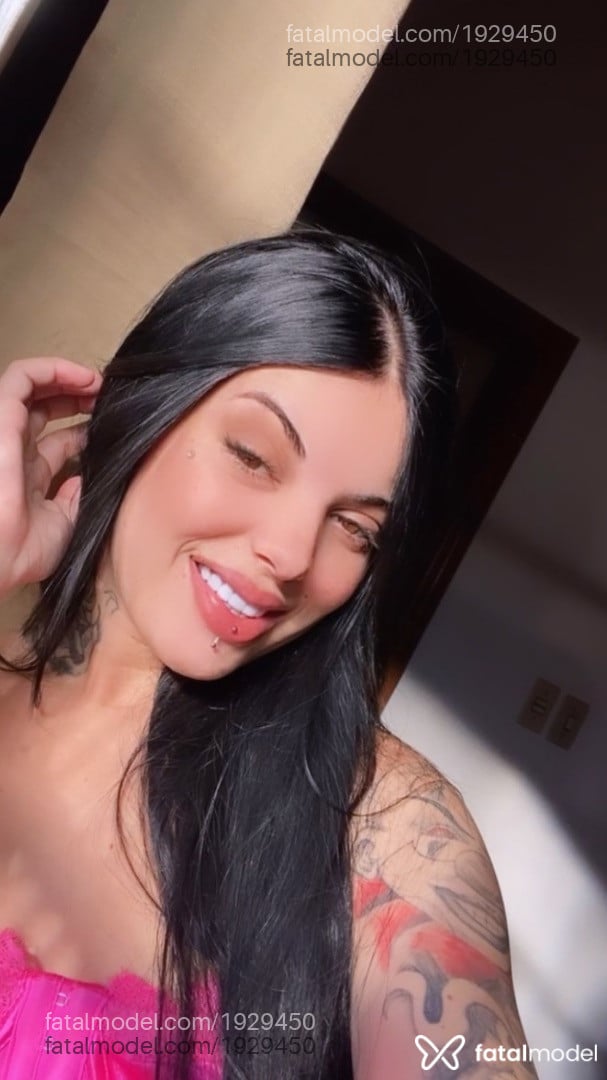 Acompanhante mulher morena (o) de olhos castanhos - Lavinia