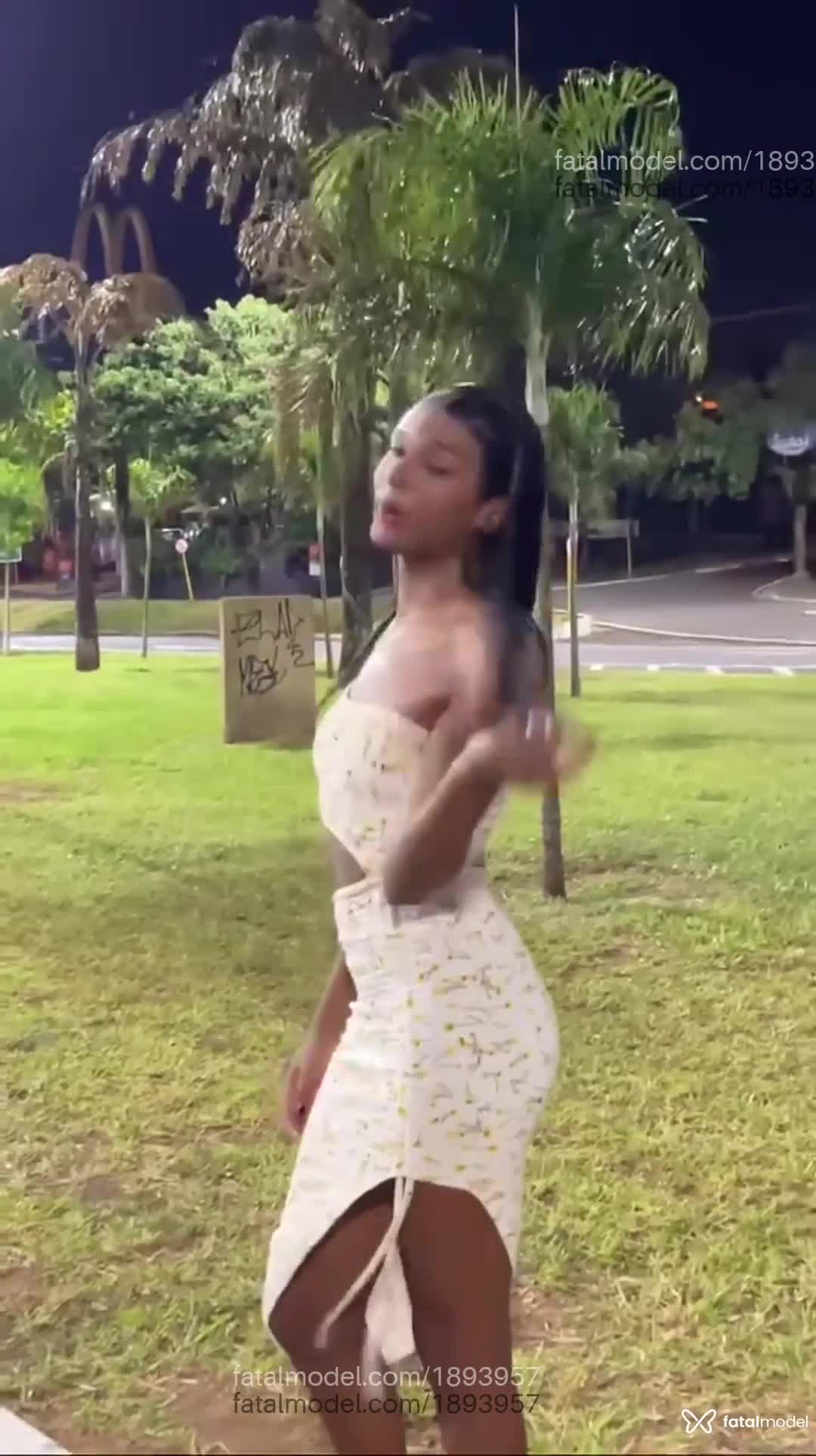 Acompanhante mulher trans morena (o) de olhos pretos em Bauru Acompanhante mulher trans morena (o) de olhos pretos em Bauru - Rebeca Bittencourt