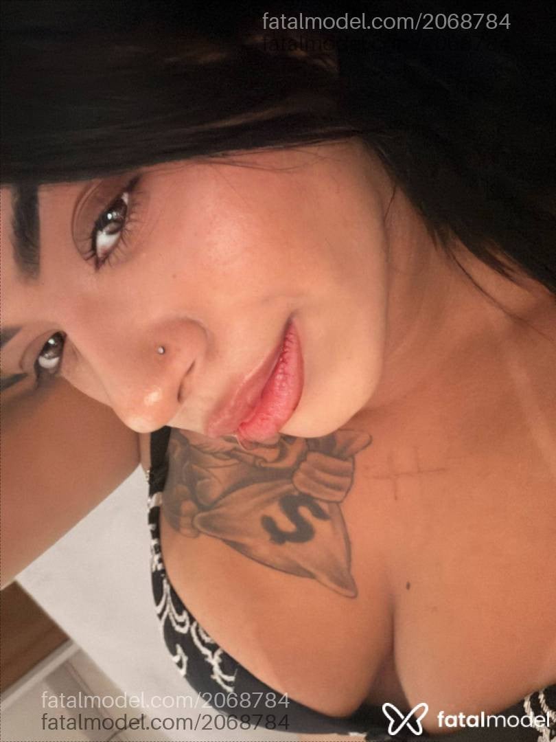 Acompanhante mulher morena (o) de olhos castanhos - Aline