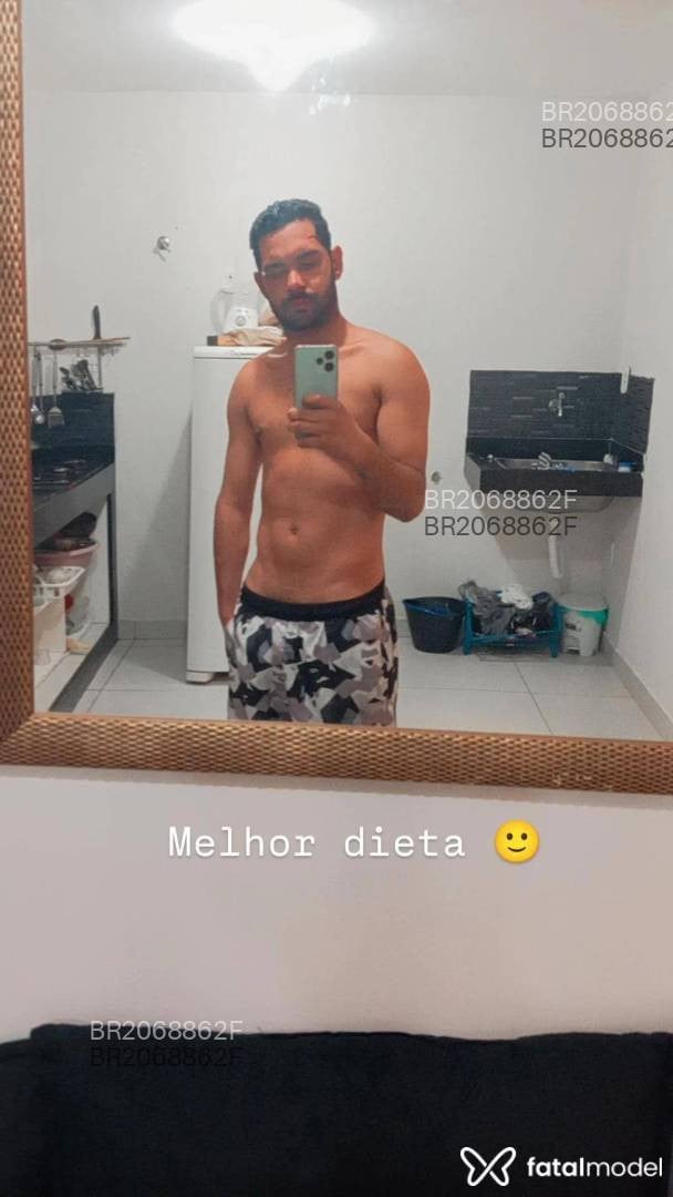 Acompanhante homem morena (o) de olhos pretos em Virtual - Gustavo