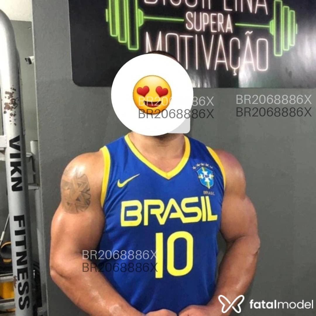 Acompanhante homem morena (o) de olhos pretos em Balneário Camboriú - Rodrigo