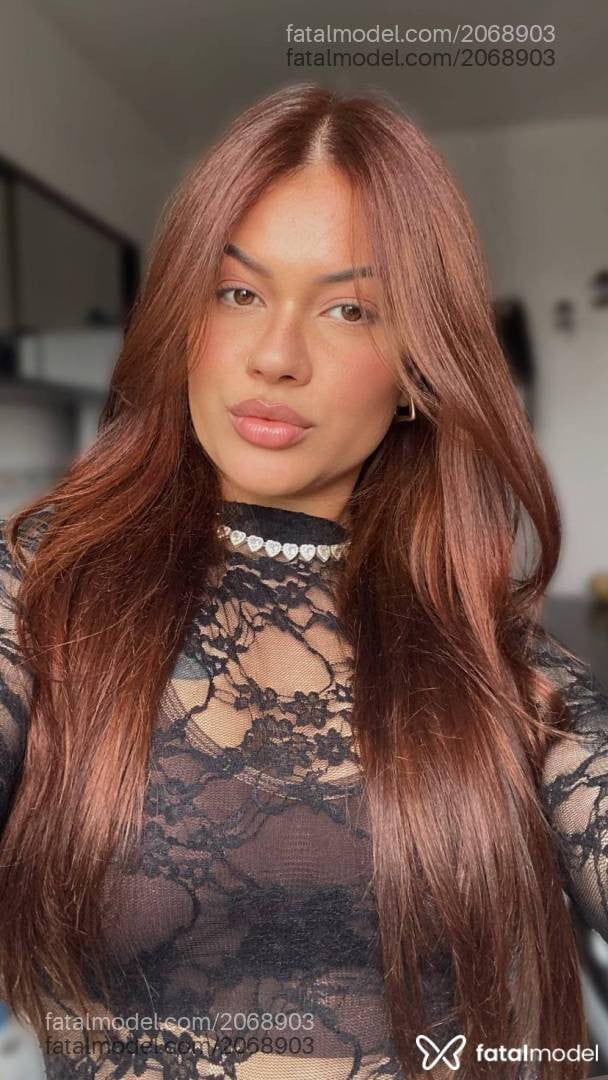 Acompanhante mulher ruiva (o) de olhos castanhos - Rafaela Sanches