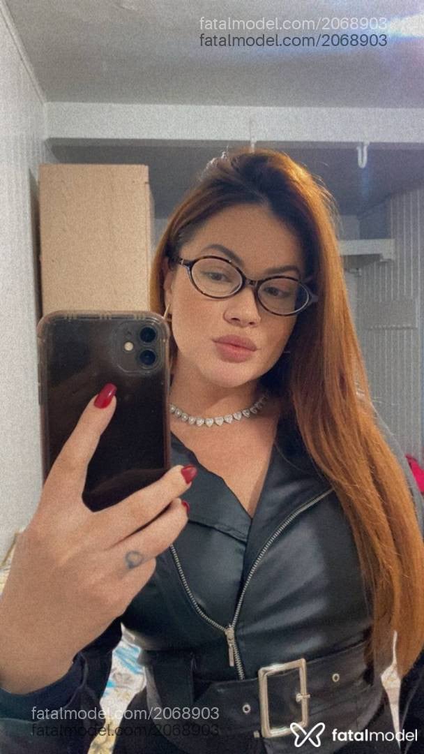 Acompanhante mulher ruiva (o) de olhos castanhos - Rafaela Sanches