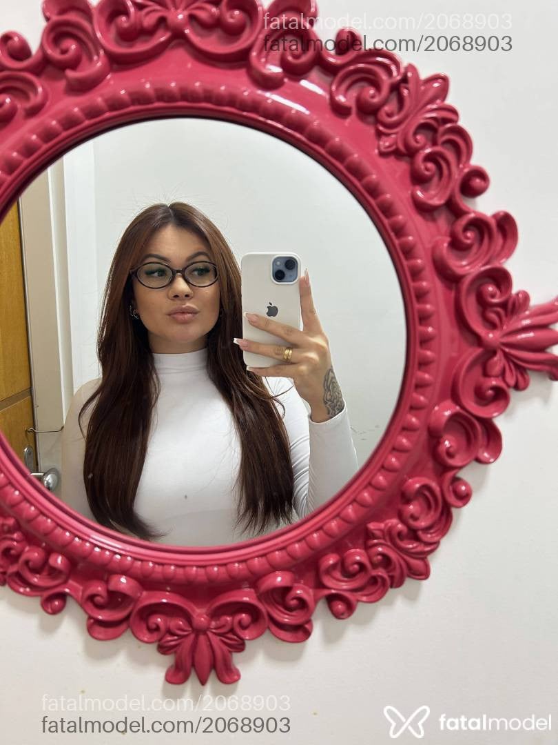 Acompanhante mulher ruiva (o) de olhos castanhos - Rafaela Sanches