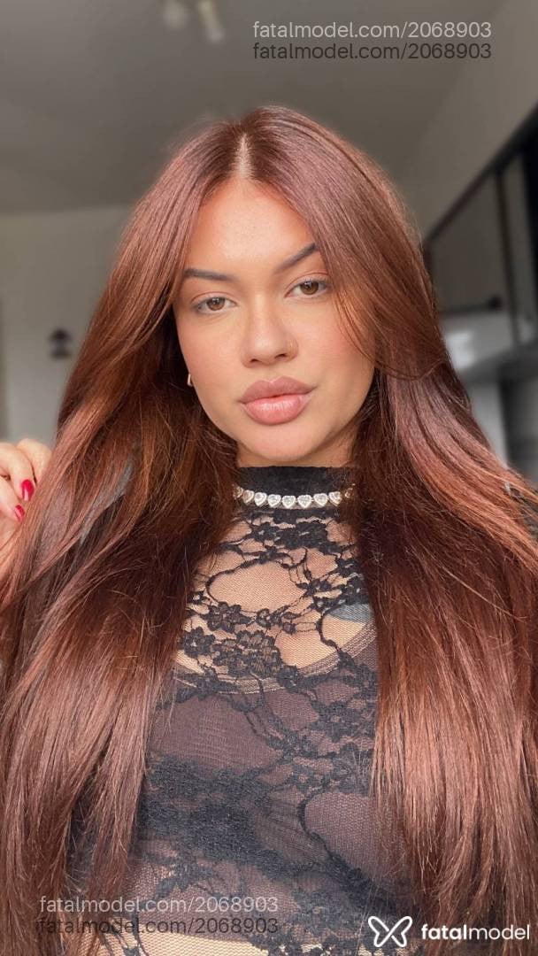 Acompanhante mulher ruiva (o) de olhos castanhos - Rafaela Sanches