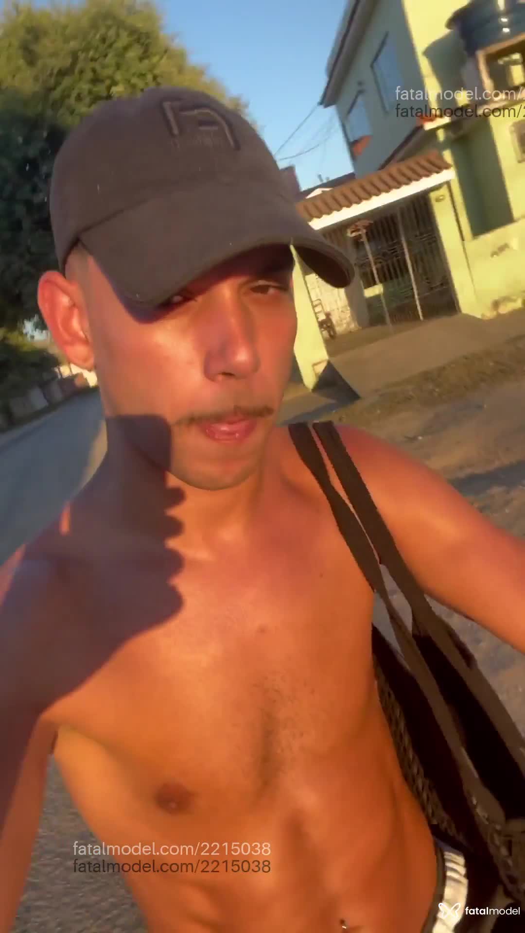 Acompanhante homem com cabelo castanho de olhos castanhos em São Paulo Acompanhante homem com cabelo castanho de olhos castanhos em São Paulo - Will