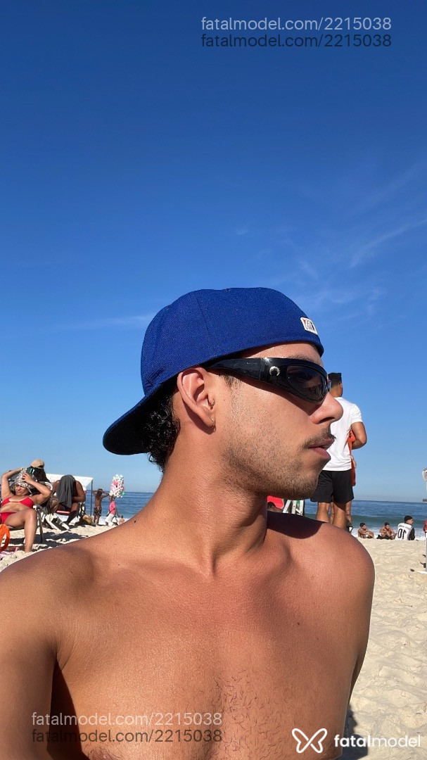 Acompanhante homem com cabelo castanho de olhos castanhos em São Paulo Acompanhante homem com cabelo castanho de olhos castanhos em São Paulo - Will
