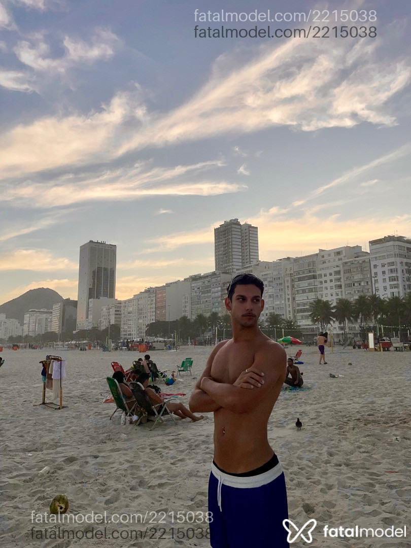 Acompanhante homem com cabelo castanho de olhos castanhos em São Paulo Acompanhante homem com cabelo castanho de olhos castanhos em São Paulo - Will
