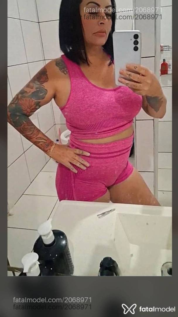 Acompanhante mulher morena (o) de olhos castanhos - Livia Maria